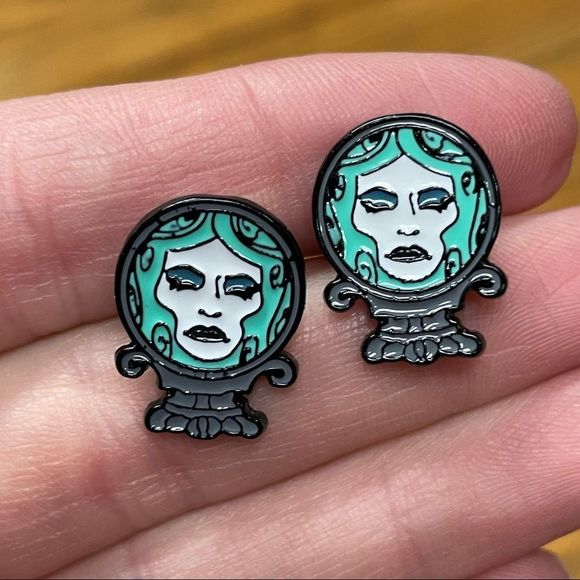 Madame Leota and haunted mansion stud earrings - Picture 9 of 15
